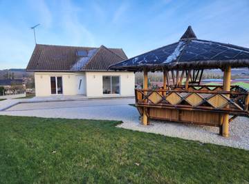 Gîte pour 10 personnes, avec terrasse et jardin dans Colombé-la-Fosse