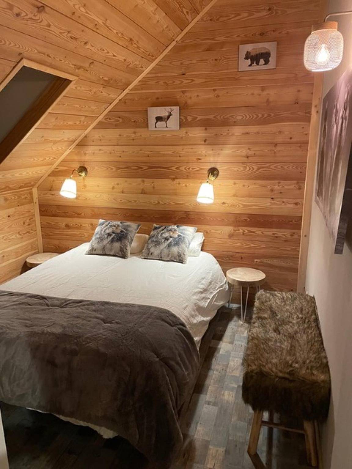 Appartement entier, Appartement "Chez Nous Piste Noire" avec vue sur les montagnes, balcon et Wi-Fi in Briançon, Serre Chevalier