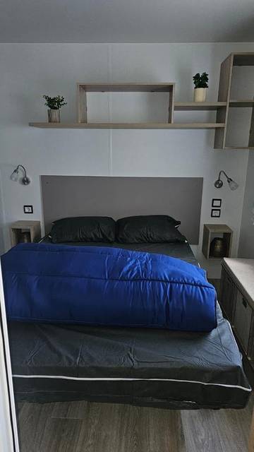 Camping pour 4 personnes, avec terrasse et piscine, animaux acceptés à Sainte-Marie-la-Mer