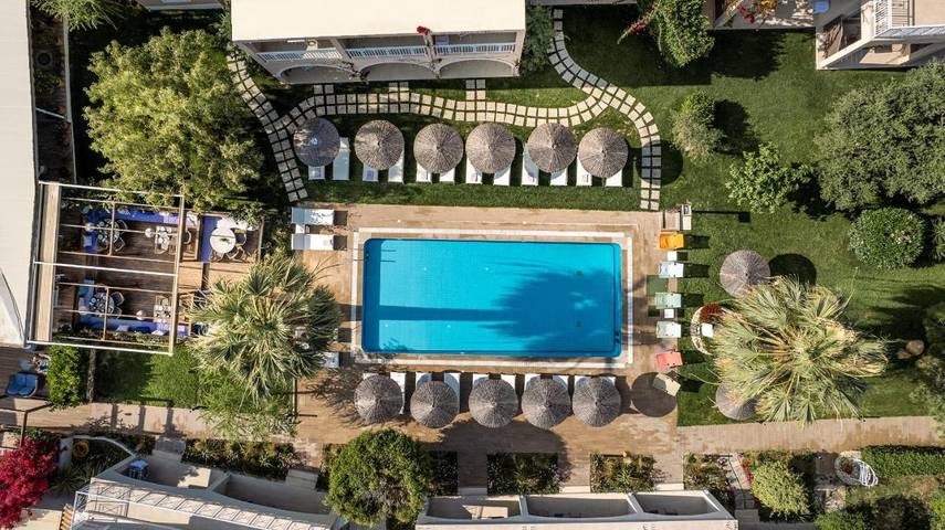 Appart’hôtel pour 2 personnes, avec piscine ainsi que vue et jardin