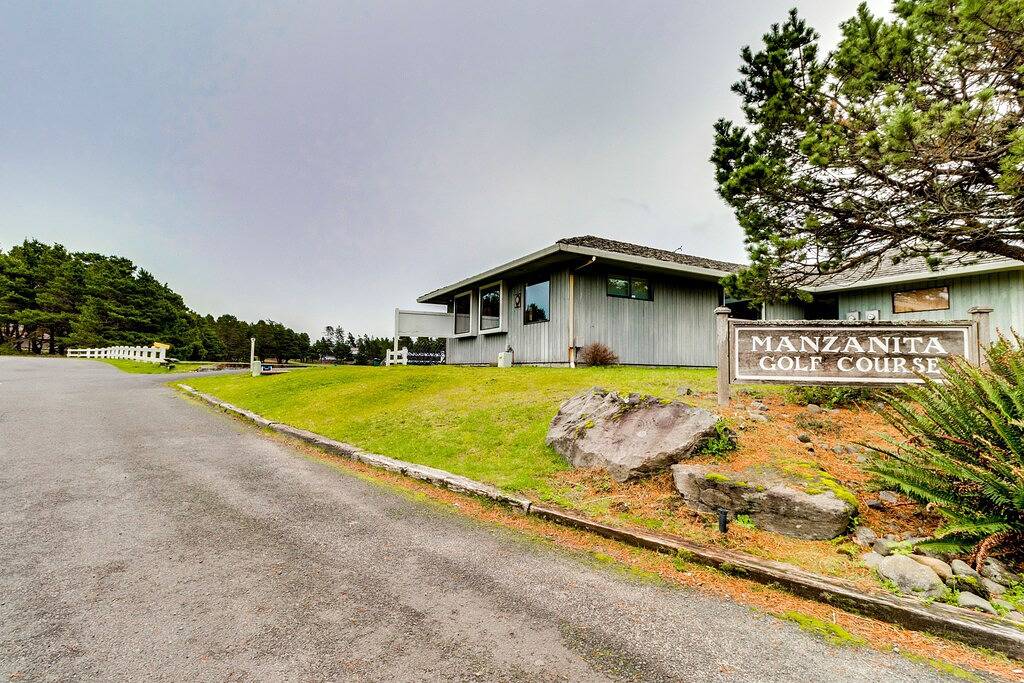 Moderne, schöne hundefreundliche Haus mit eigenem Whirlpool in der Nähe der Bucht in Tillamook County