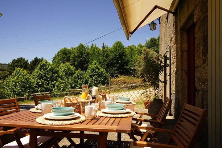 Location de vacances pour 8 personnes, avec jardin et piscine ainsi que terrasse et vue, animaux acceptés dans Santa Marinha do Zêzere - 4