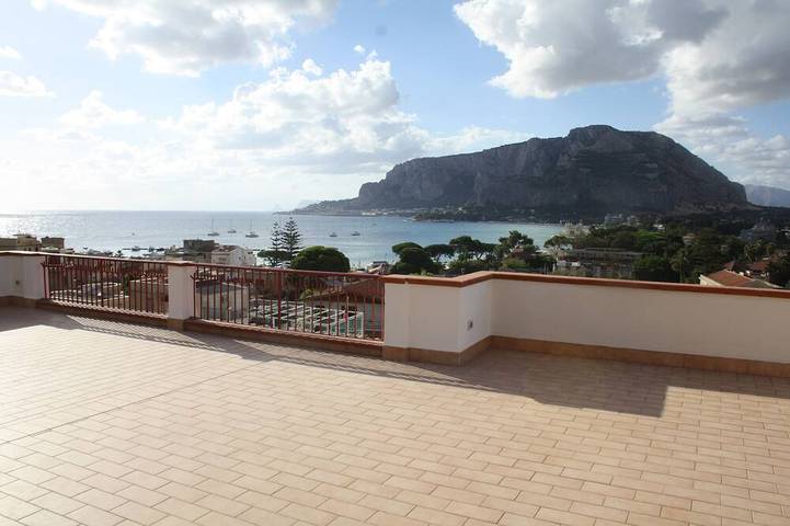 Villa pour 10 personnes, avec Terrasse et Jardin à Mondello