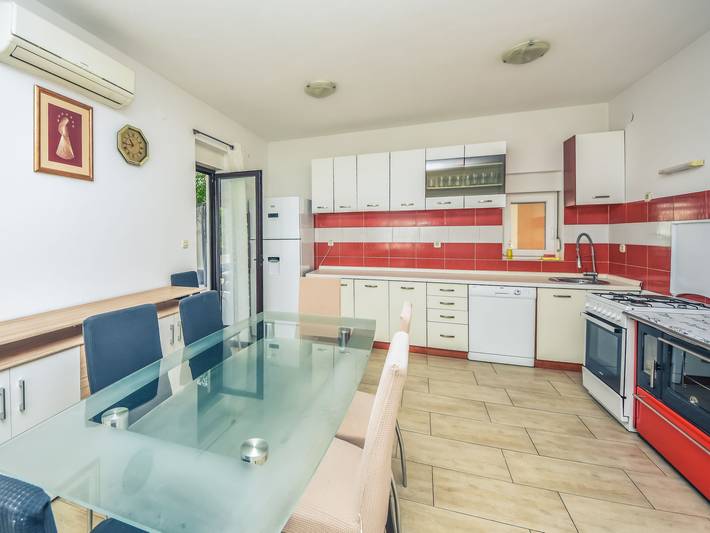 Ferienhaus für 8 Personen, mit Terrasse in Maslenica - 2