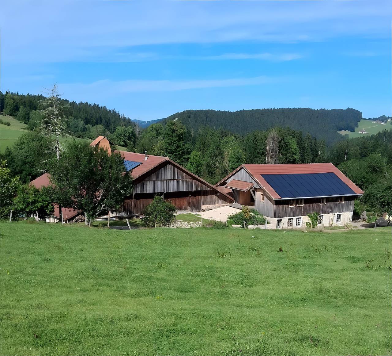 Ferienhaus 'La Petite Grange' mit Bergblick, privater Terrasse und Wlan in Val de Morteau, Französischer Jura