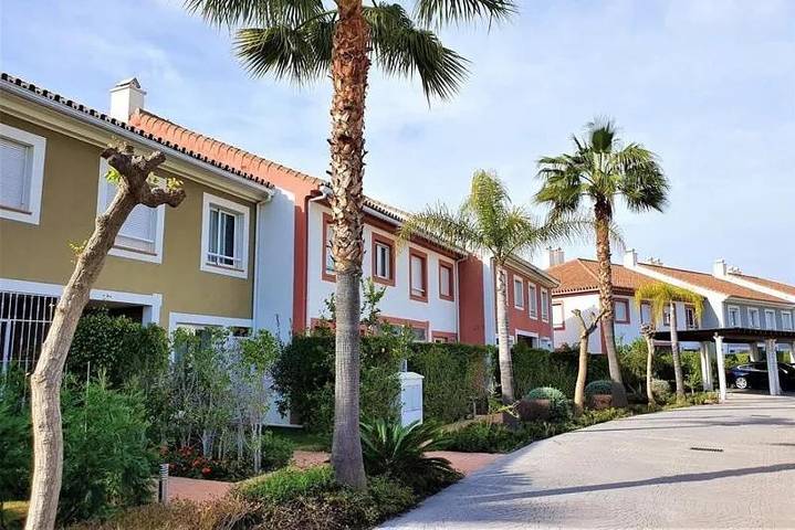 Apartamento para 6 personas, con Balcón y Terraza además de Jardín y Piscina en El Paraíso