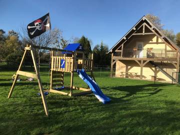 Gîte pour 4 personnes, avec jardin, adapté aux familles à Saint-Gatien-des-Bois