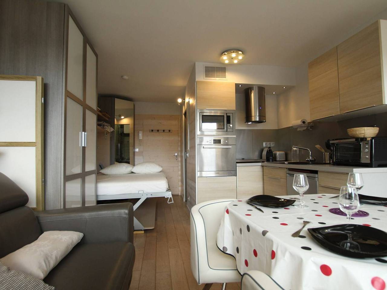 Appartement entier, Studio rénové 4 pers à Saint-Chaffrey avec balcon, classé 3 étoiles in Saint-Chaffrey, Serre Chevalier