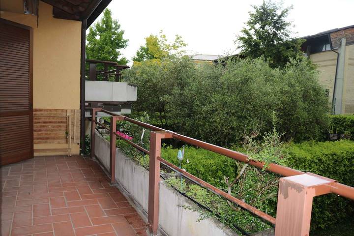 Ganze Ferienwohnung, Ferienwohnung Wohnung in der Nähe des Zentrums in Lazise, Gardasee-Berge
