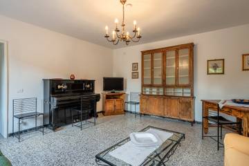 Agriturismo per 11 Persone in Capannori, Colline Lucchesi, Foto 3
