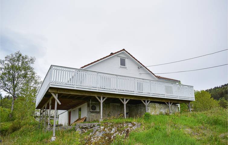 Ferienhaus für 9 Personen mit Terrasse in Lindås
