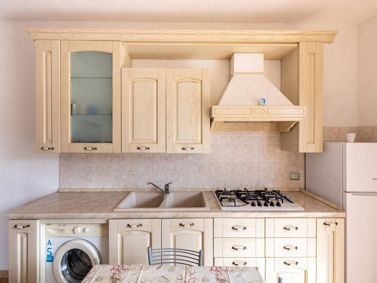 Apartamento entero, Apartamento con aire acondicionado y terraza. in Lu Bagnu, Castelsardo