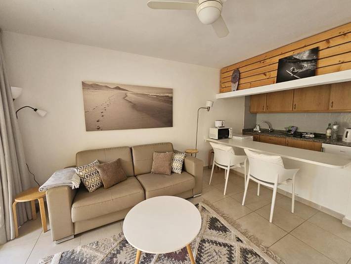 Apartamento de vacaciones para 3 personas, con vistas y piscina además de piscina para niños y jardín - 1
