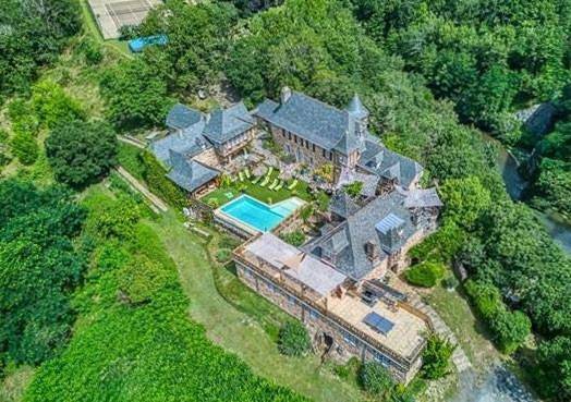 Location de vacances pour 28 personnes, avec piscine ainsi que jardin et terrasse, animaux acceptés à La Fouillade - 2