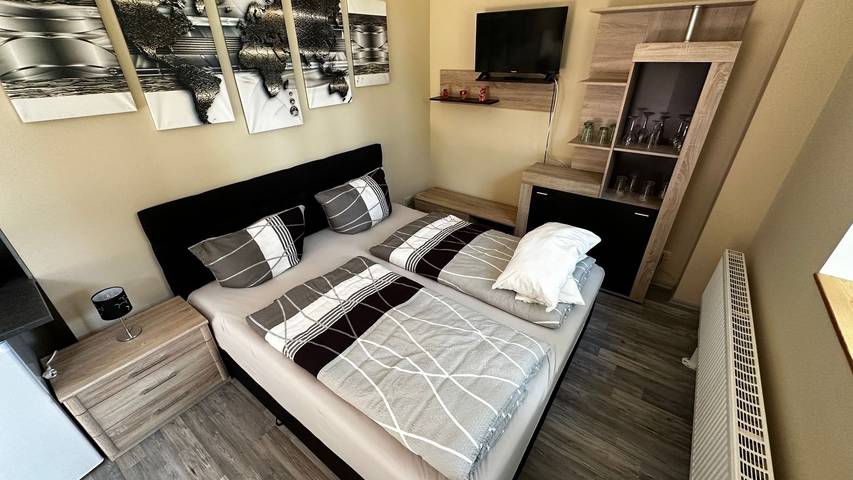 Ferienwohnung für 2 Personen, mit Terrasse und Ausblick in Lietzow