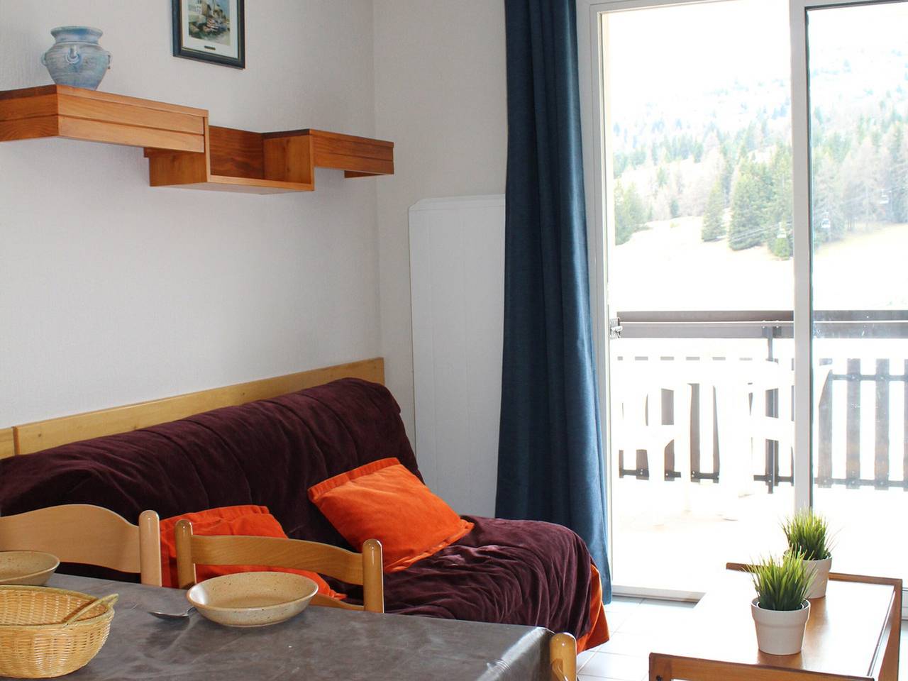 Geheel appartement, 2-Room Apartment at the Foot of the Slopes, Equipped Kitchen, Balcony, Sleeps 4 in Saint-Étienne-en-Dévoluy, Dévoluy