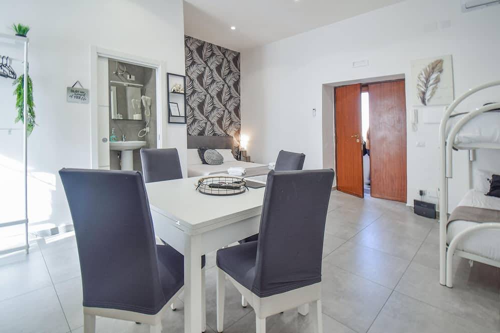 Entire apartment, Beautiful apartment in Napoli with Wifi in Naples, Naples Province