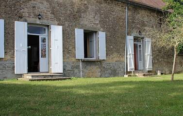 Gîte pour 11 personnes, avec jardin à Paizay-Naudouin-Embourie