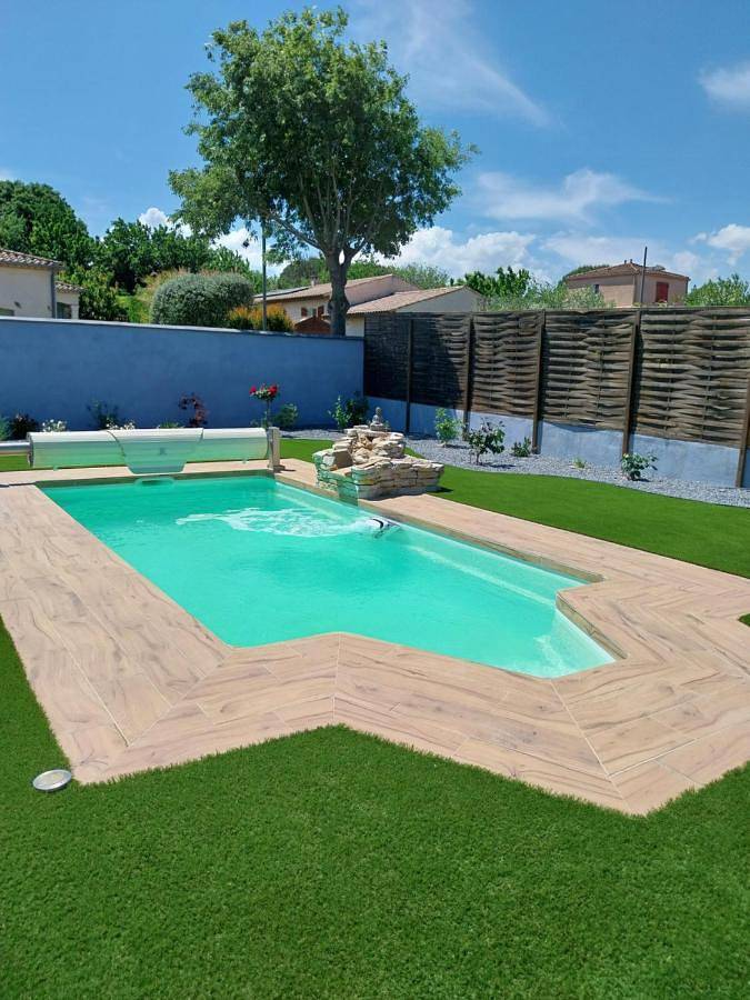 Gîte pour 2 personnes, avec piscine et vue ainsi que terrasse et jardin à Abeilhan - 3