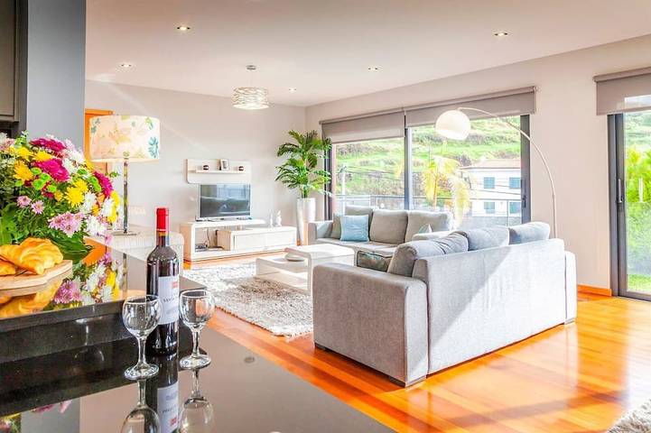 Villa Serramar by LovelyStay in Estreito da Calheta, Madeira