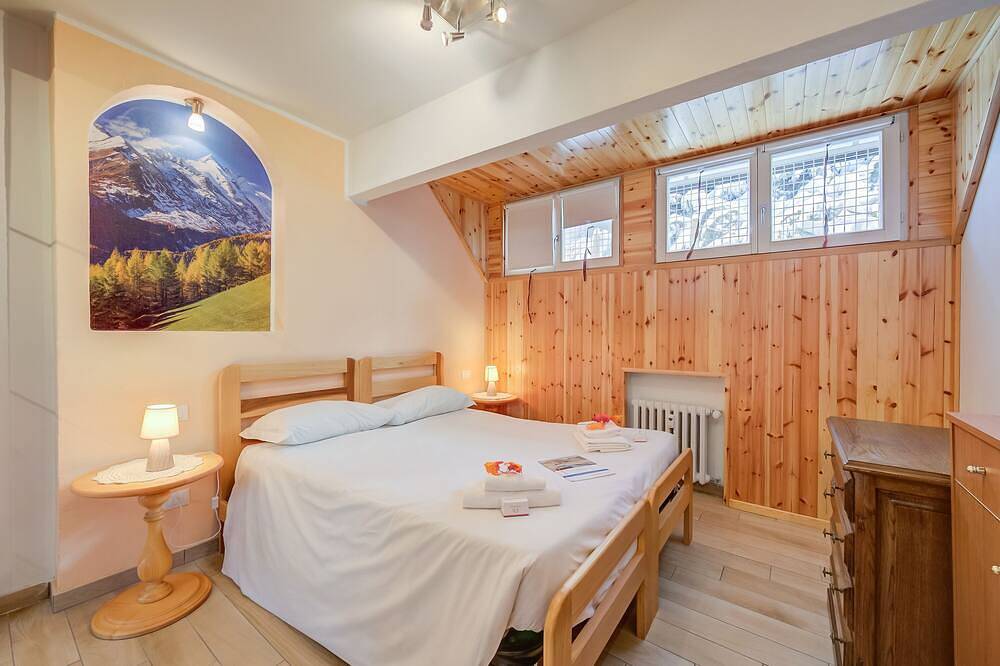 Entire apartment, La Tana Dell'Ermellino 3 Ski In Ski Out, Sestriere, Italy in Sestriere, Via Lattea