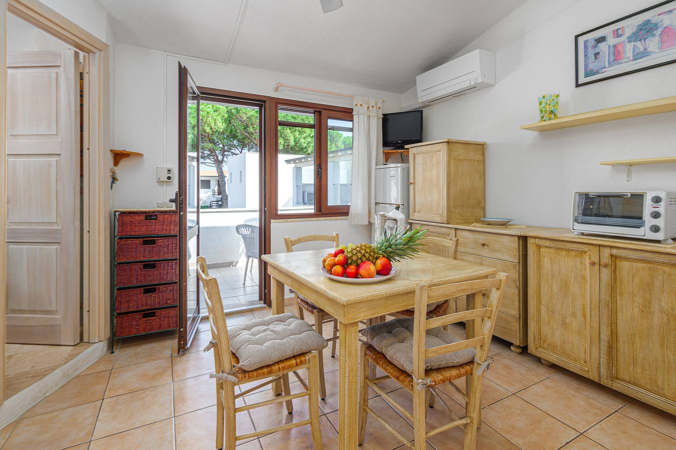 Ganze Wohnung, Ferienwohnung 'Blue House Laconia' mit Meerblick, Balkon und Klimaanlage in La Conia, Arzachena