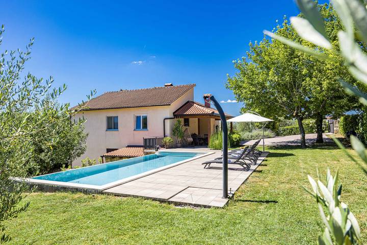 Maison de vacances pour 6 personnes, avec piscine ainsi que jardin et balcon, adapté aux familles - 1