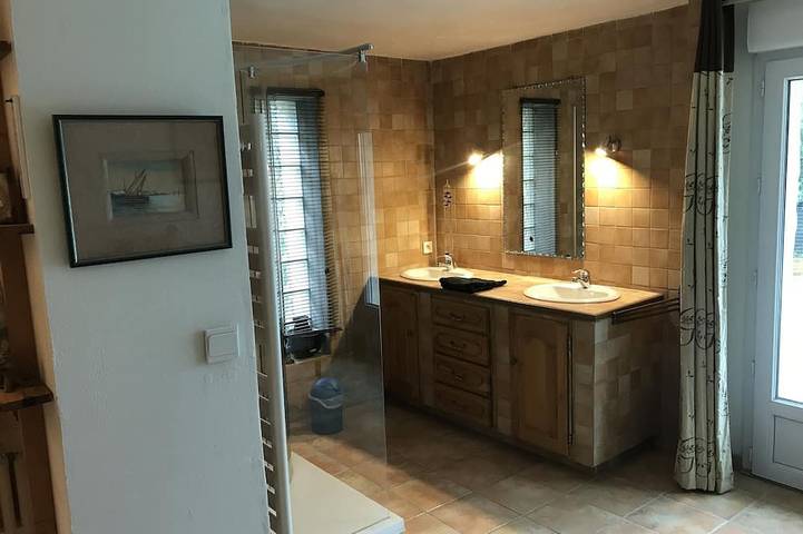 Haus mit großer Terrasse und privatem Pool zwischen Meer und Bergen in Vence, Mittelmeerküste (Frankreich)
