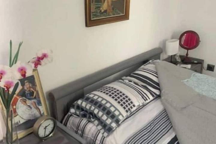 Gîte pour 2 personnes, avec jardin dans Saronida - 2