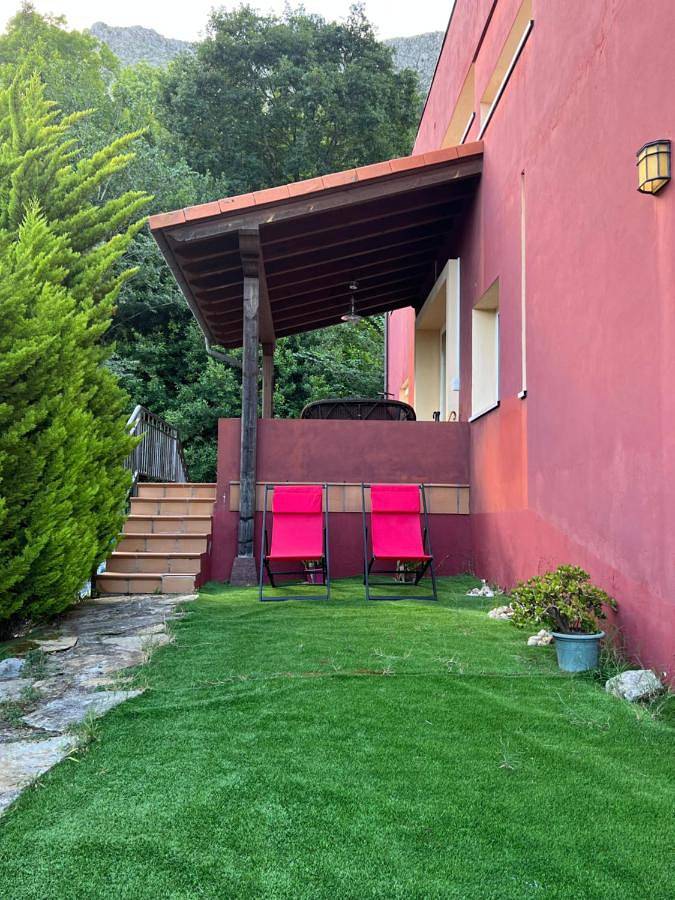 Apartamento para 7 personas, con jardín y vistas, Se admiten mascotas en Parres