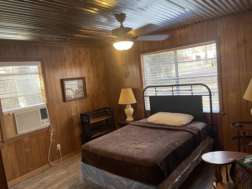 Waterfront two bedroom cottage with ample parking in Zwolle (USA), Toledo Bend Reservoir