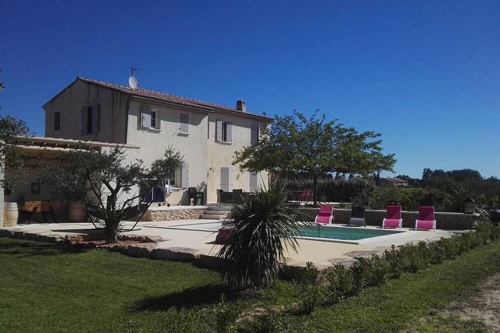 Location de vacances pour 12 personnes, avec Terrasse et Jardin à Saint-Geniès-de-Comolas