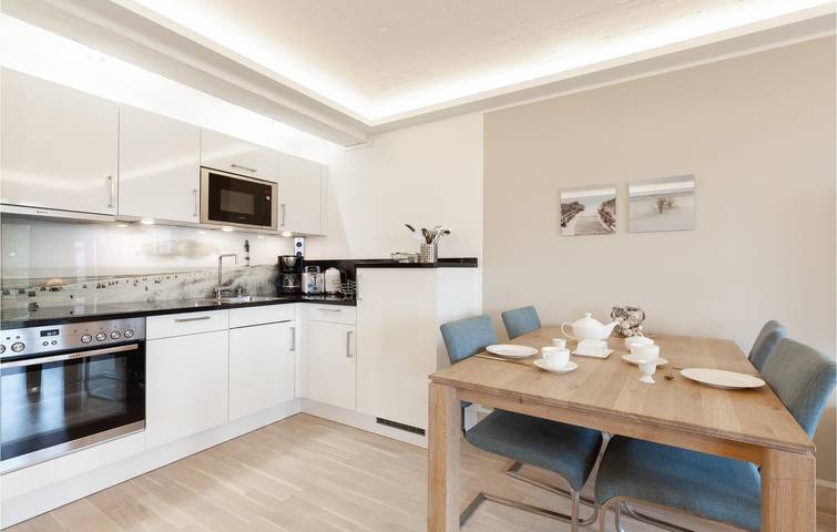 Geheel vakantieappartement, Gezellig appartement met terras, 500m van het strand van Binz in Strand Prora, Binz