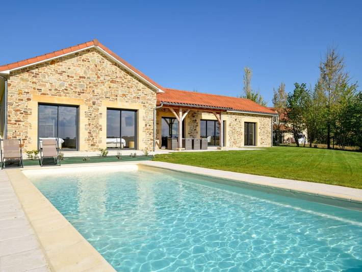 Maison de vacances pour 8 personnes, avec terrasse ainsi que piscine et jardin, animaux acceptés