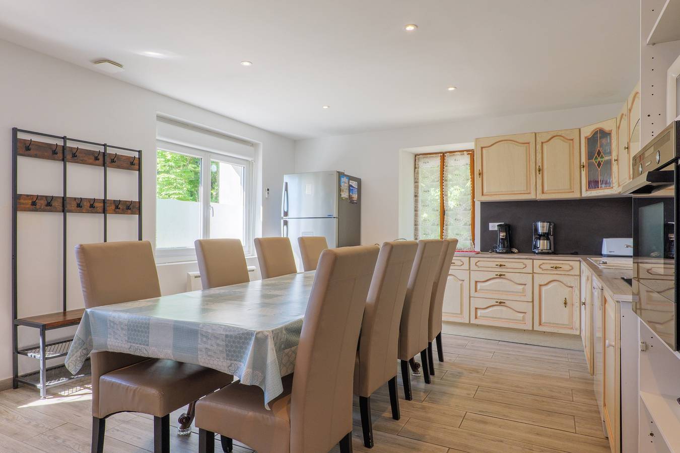 Villa « Gîte Le-joie » avec piscine partagée, Wi-Fi et climatisation in Saint-Alban-Auriolles, Ardèche