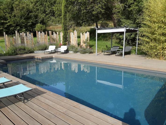 Gîte pour 12 personnes, avec jardin ainsi que terrasse et piscine dans le Lot - 3