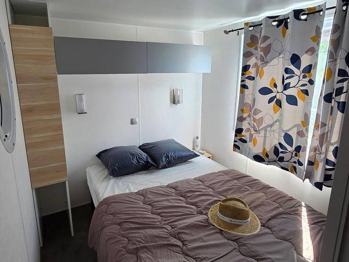 Flower Camping de l'Olivigne - Mobilhome 6 personnes - Standard 32m² (3 chambres) + Terrasse + Clim in Bize-Minervois, Côte méditerranéenne (France)