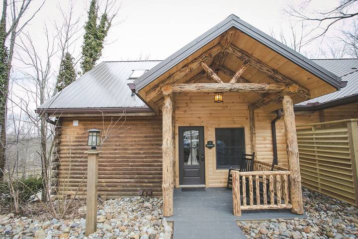 Vacation rental for 4 people, with balcony and pool in Berlin (OH)