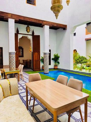 Maison d’hôte pour 2 personnes, avec jardin et piscine ainsi que vue et terrasse à Fès