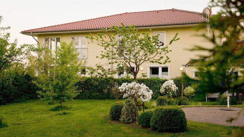 Hotel für 3 Personen, mit Terrasse und Garten sowie Ausblick in Breiholz