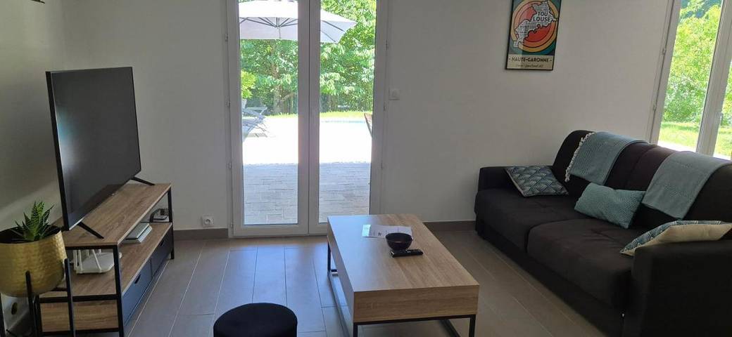 Gîte pour 4 personnes, avec jardin ainsi que vue et piscine à Deyme - 3