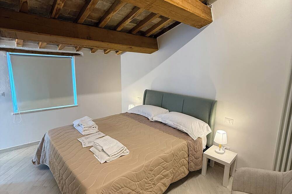 La Dimora di Roberta is located within walking distance of the Fortress and the historic center. in Montalcino, Val d'Orcia