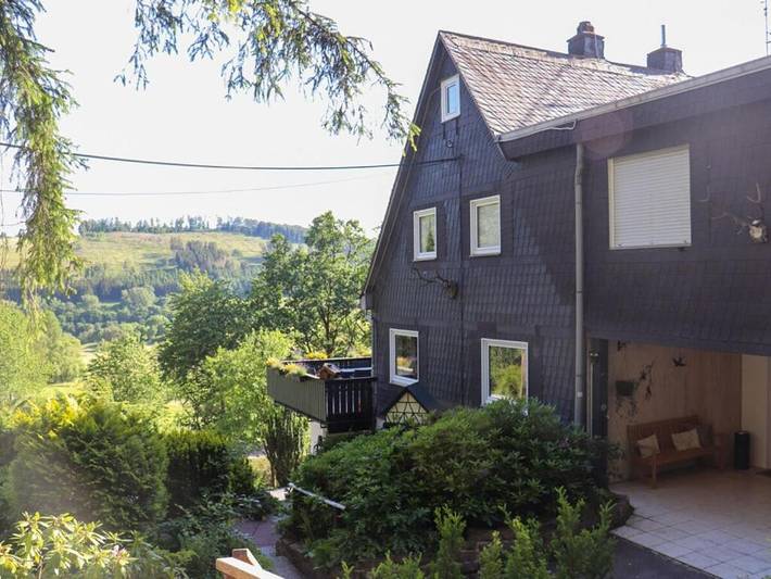 Ferienhaus für 4 Personen, mit Balkon und Garten sowie Sauna in Willingen