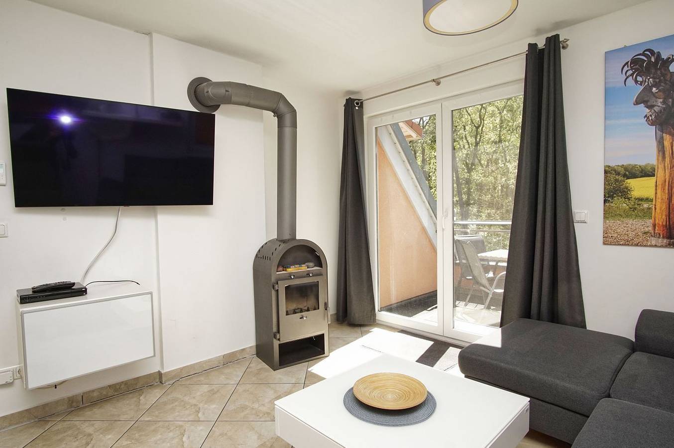 Apartamento entero, Moderne Fewo Nr.4 mit Balkon, Sauna im Haus, Garten - Ferienwohnungen am Wald in Ostseebad Glowe, Glowe