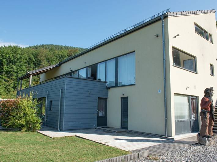 Vakantiehuis voor 24 personen, with Balkon/Terras and Whirlpool as well as Terras and Tuin in Stavelot