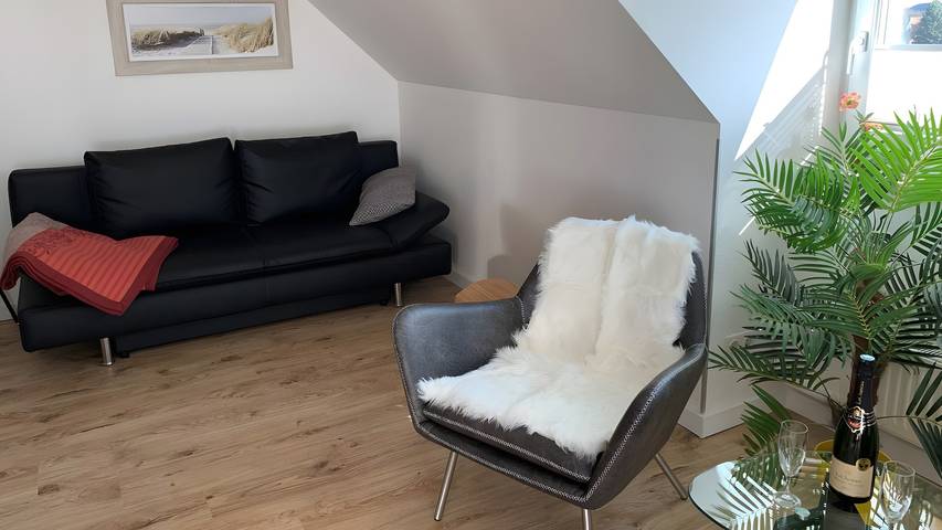 Ganze Wohnung, Apartment „Tine“ mit Balkon und Strandkorb im Sommer in Zempin, Usedomer Norden