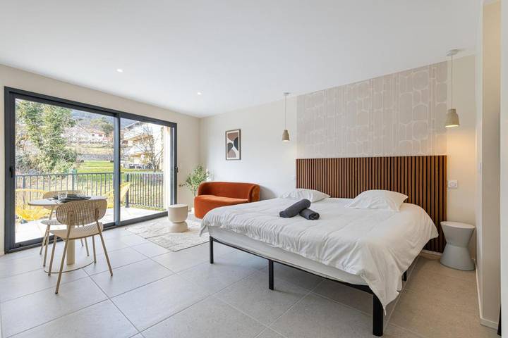 Gîte pour 2 personnes, avec vue et balcon à Thoiry (Ain) - 2