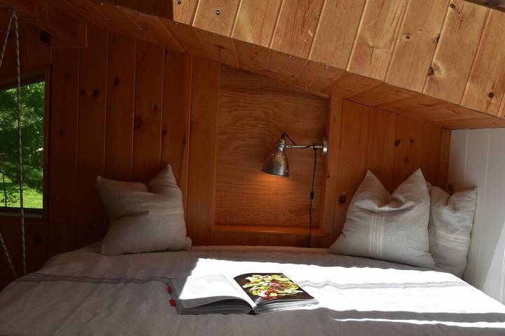 Cabin rentals and lodges for 6 people, with garden in Lake Ontario (Canada)