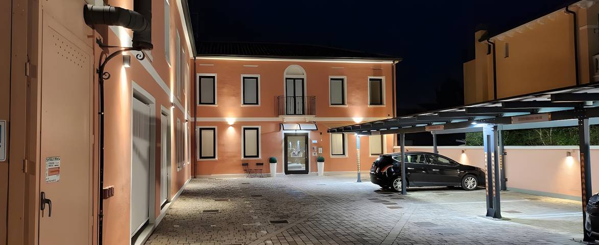 Camera Matrimoniale Standard con Wifi e aria condizionata in Dolo, Provincia di Venezia