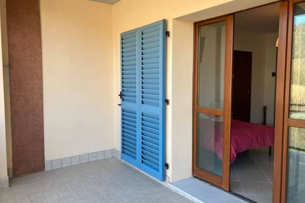 Ganze Wohnung, West blue shutters. It045001C280Nznpcs in Aulla, Val di Magra